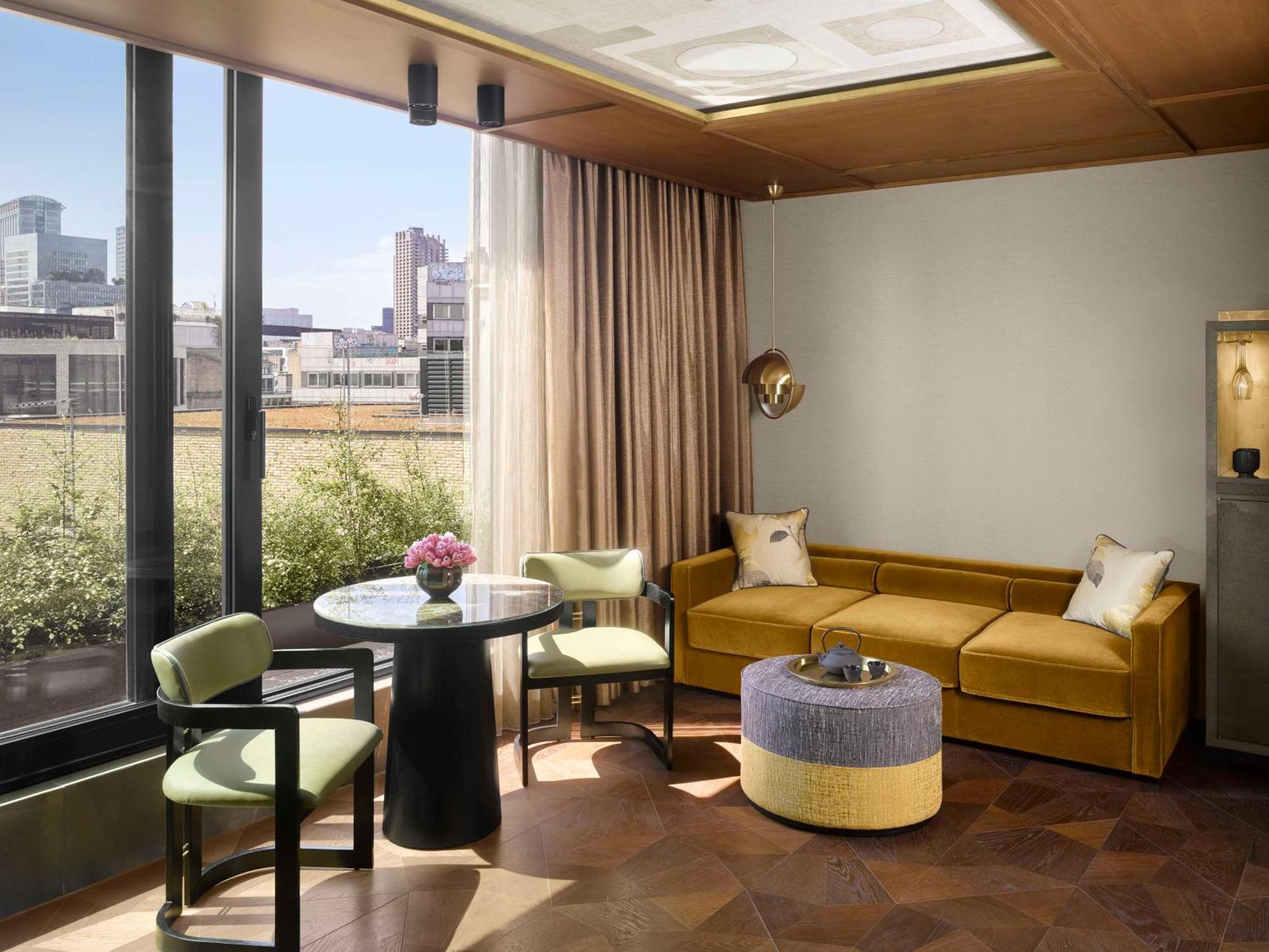 Nobu Hotel London Shoreditch Exterior photo The living room of a Skyloft