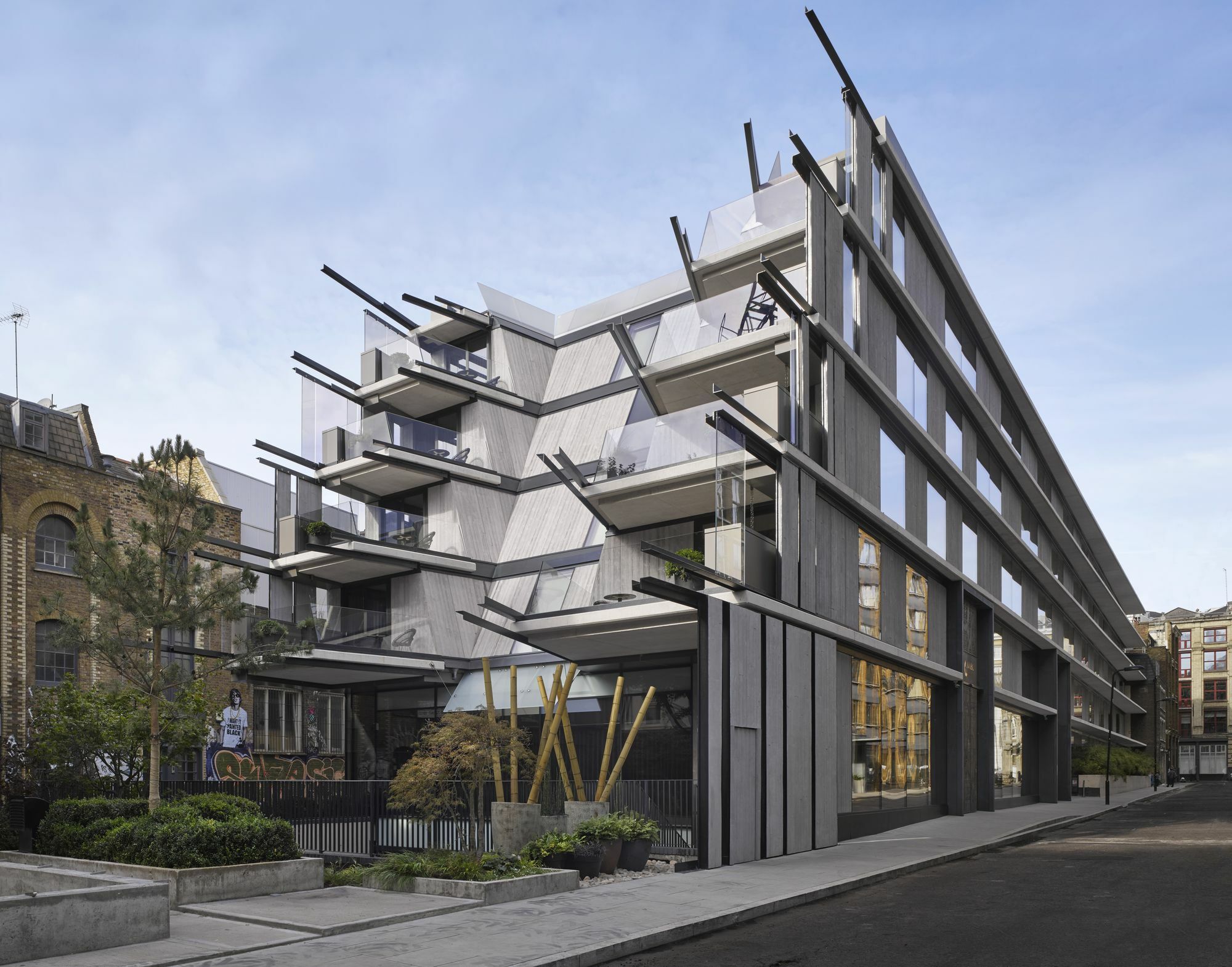 Nobu Hotel London Shoreditch Exterior photo The new building of the London Design Academy